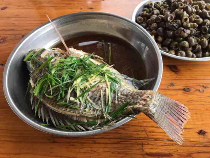 胜记美食-"在大吉沙岛的一家农家菜.那天非常冷而且有