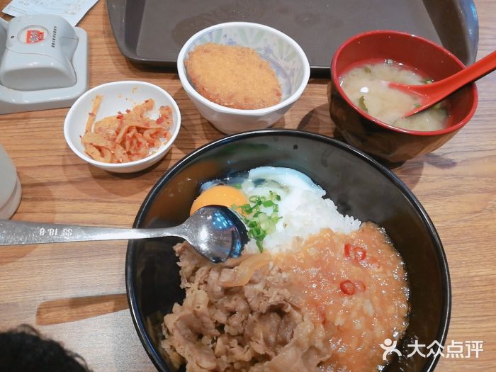 食其家·牛丼咖喱(伊藤建设店)温泉蛋牛丼图片