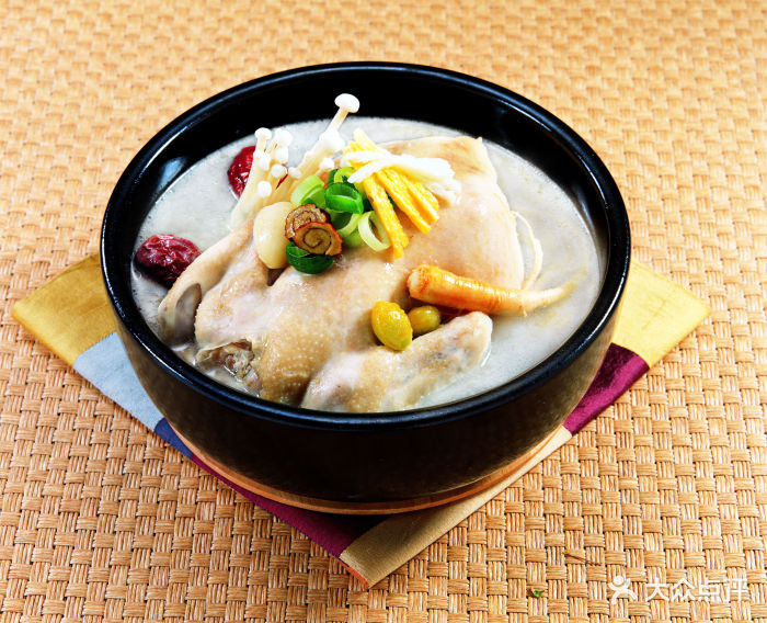 三七根炖土鸡