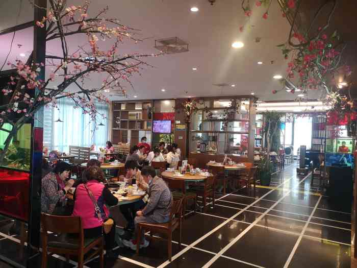 吴越荣记(石湖店)-"中的多人霸王餐,位置在石湖,很好.