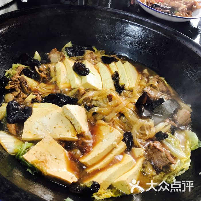人民公社铁锅炖菜馆