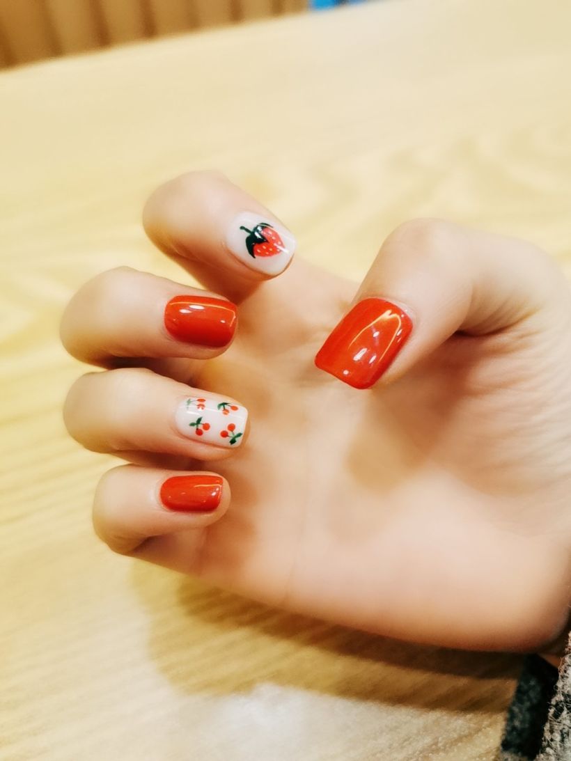 做个美甲美美哒回去过年啦