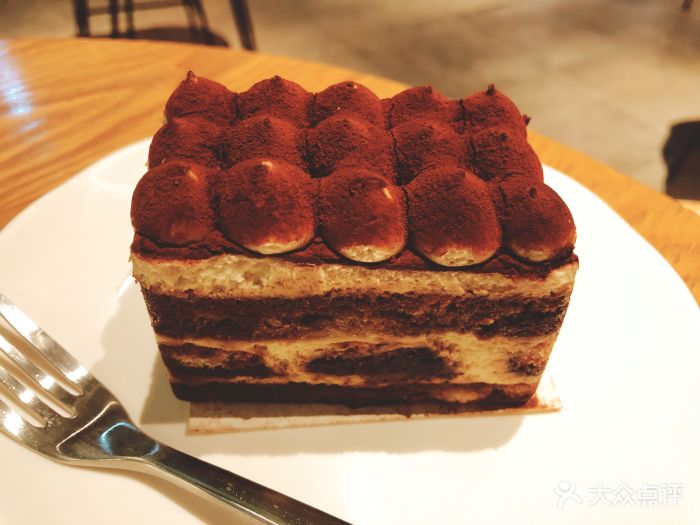 星巴克(万象城店)意式浓醇提拉米苏蛋糕图片