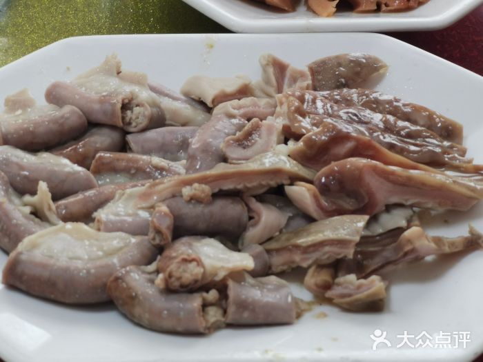 大鸿图湛江鸡饭店(龙洞店)白切猪杂图片