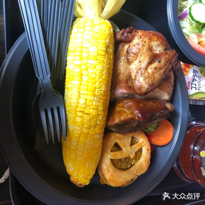 地铁站是JR樱岛线的ユニバーサルシティ,出.