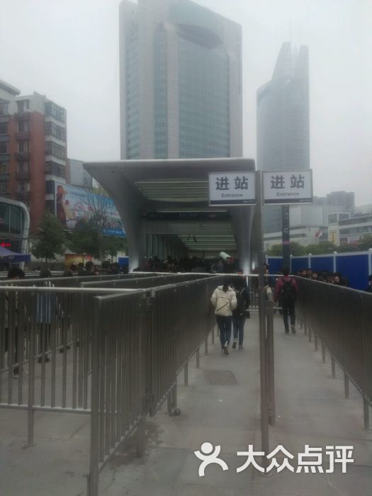 光谷广场-地铁站的点评