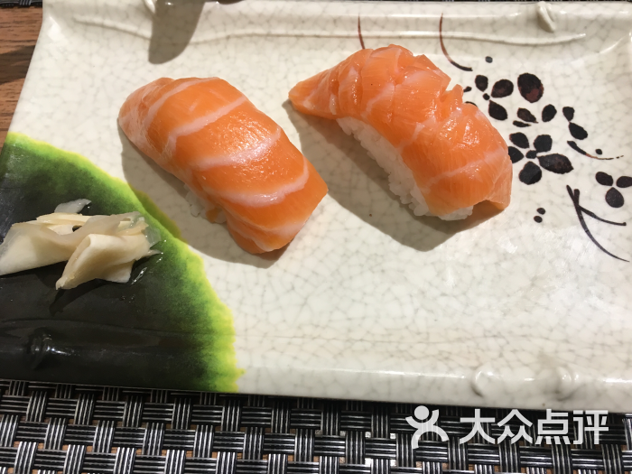 三文鱼腩手握寿司