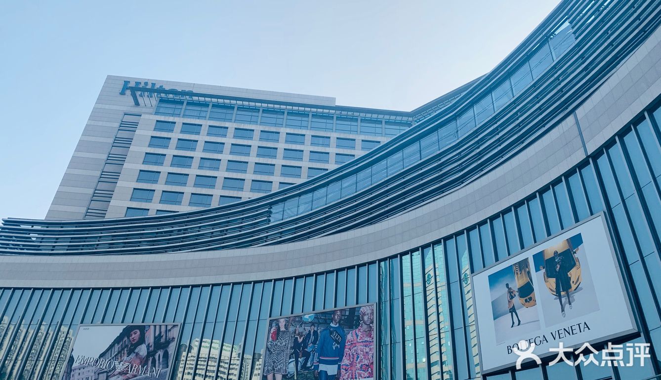 这家酒店就在厦门的磐基广场貌似酒店就开在商场里