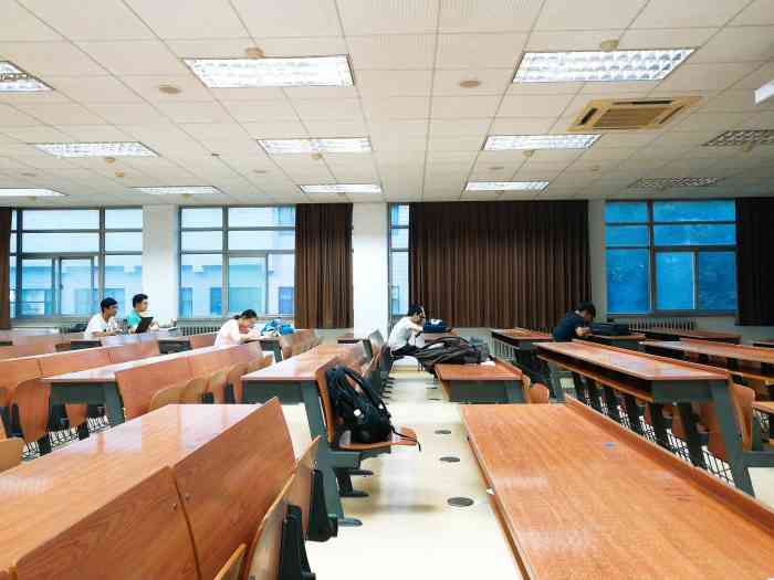 北京理工大学图书馆-"可以自习,免费提供热水,比较,但