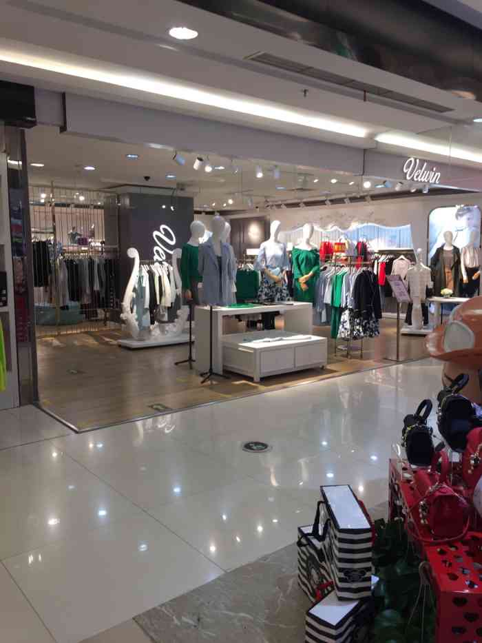 衡阳大洋百货购物中心-"应该属于衡阳比较大型商场了,虽然和长株潭.