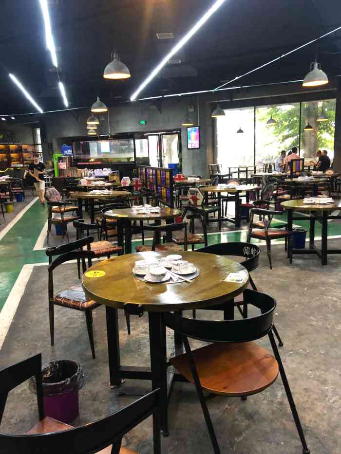 韩峰记"在上海市场里面的一家大型烧烤店,可以免费-大众点评移动版