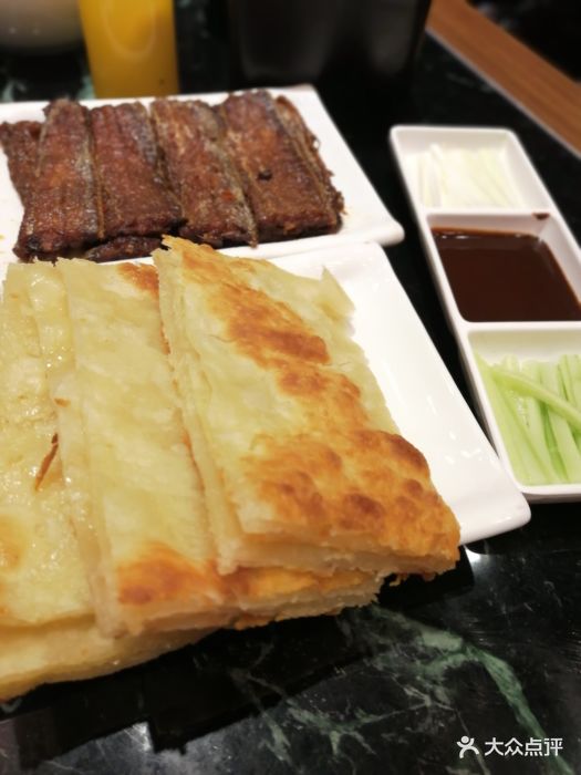 最近想吃烂蒜肥肠了,中午直接杀向城南居。.豆角毒图片