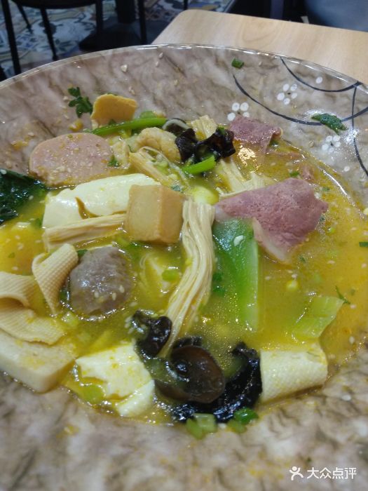 酸汤冒菜