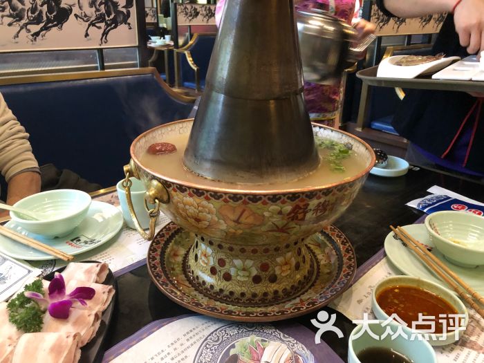 舒穆禄氏乌拉满族火锅(瑞虹天地月亮湾店)