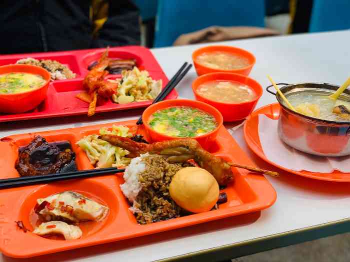 进才中学食堂-"作为学校食堂来说,味道还不错,物美.