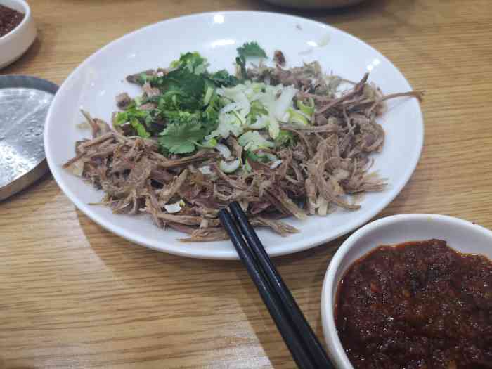 晟浩狗肉汤饭馆"菜品口味大众口味 没有什么特殊的口味 中.