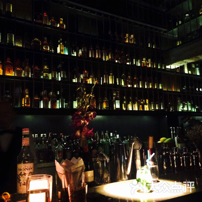 seven lounge 静酒吧