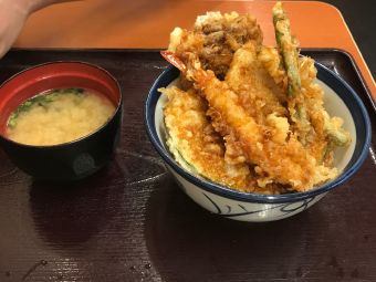 天丼‧天妇罗盖饭(新宿イーストサイドスクエア店)