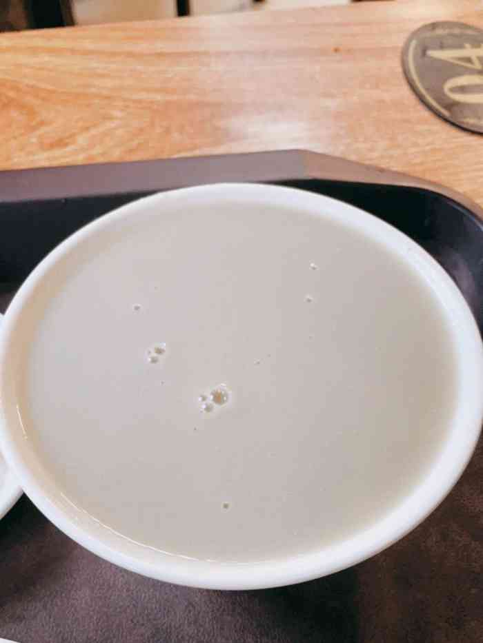 尹三豆汁(光明楼店)-"非常不错的豆汁店.豆汁儿味儿厚,不泻汤.