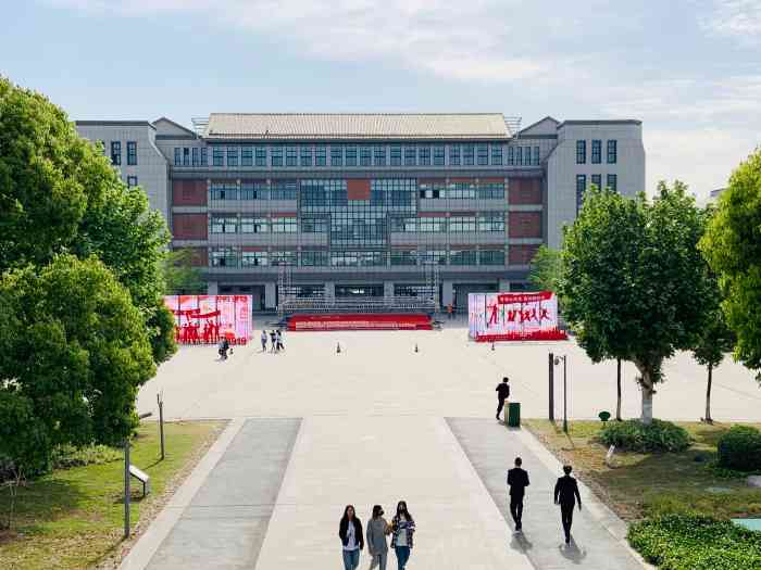 江苏城乡建设职业学院-"对于一所高职院校来说,校园.