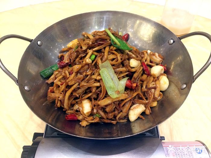 丽华园(工业二路店)干锅海鲜菇图片