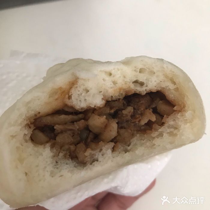 大红灯笼老包子(石油路店)招牌酱肉大包图片