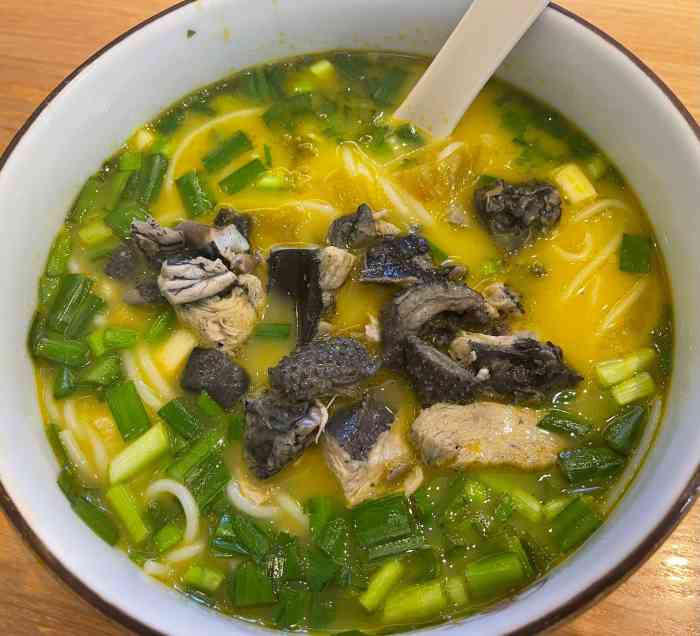 子宸什夹婆乌鸡米线(建设路店)