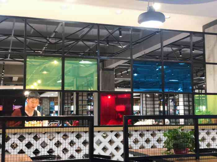 西安工程大学学生食堂-"网红食堂打卡,装修很漂亮,很