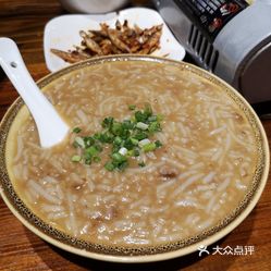 湘菜 汉寿县其他  珍珠大楼  春华轩酒店 听爸爸夸过很多次红旗粉馆了