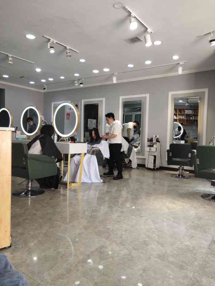 银星造型家园(家园店)-"【项目】剪发银星在长春是大.