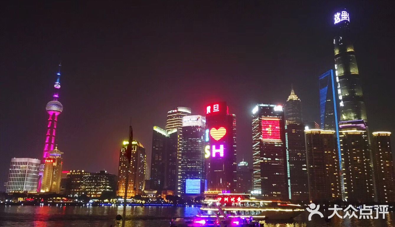 上海外滩是打卡网红景点,风景果然好漂亮