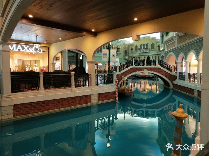 菜的种类相对大陆来说很少,而且感觉有点贵.