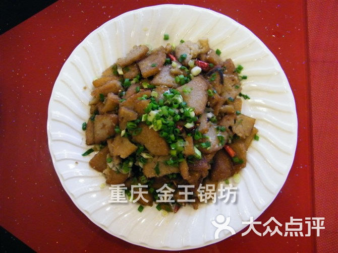 金王锅坊:吃三斤送一斤,还是活鸡点杀。