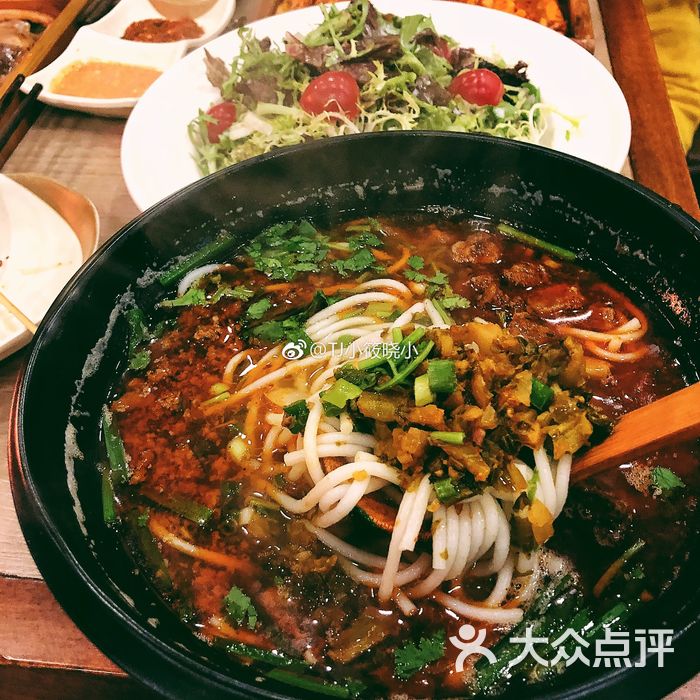 山前山后云南米线风味烧烤