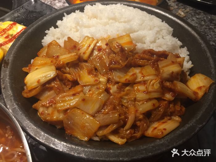 辣白菜五花肉铁板饭