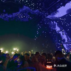 酒吧 鼓楼区  省体育中心  esmi nightclub 回福州第一次蹦迪冲着