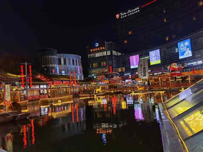 夜昆山·美食不夜城-"新鲜出炉的昆山新一个小夜市,营业时间晚上.