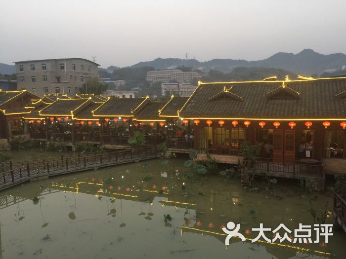 鲜龙井火锅公园(南山总店壹荷园区店)图片 - 第2张