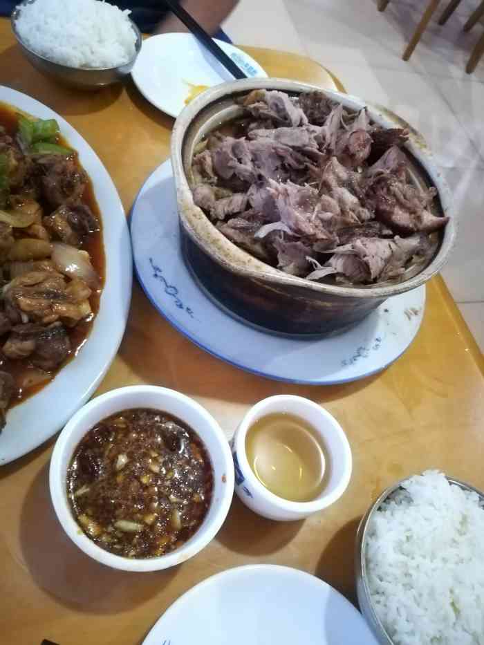 烟台大学第七餐厅-"烟大的七餐很大,有四层楼,四楼有.