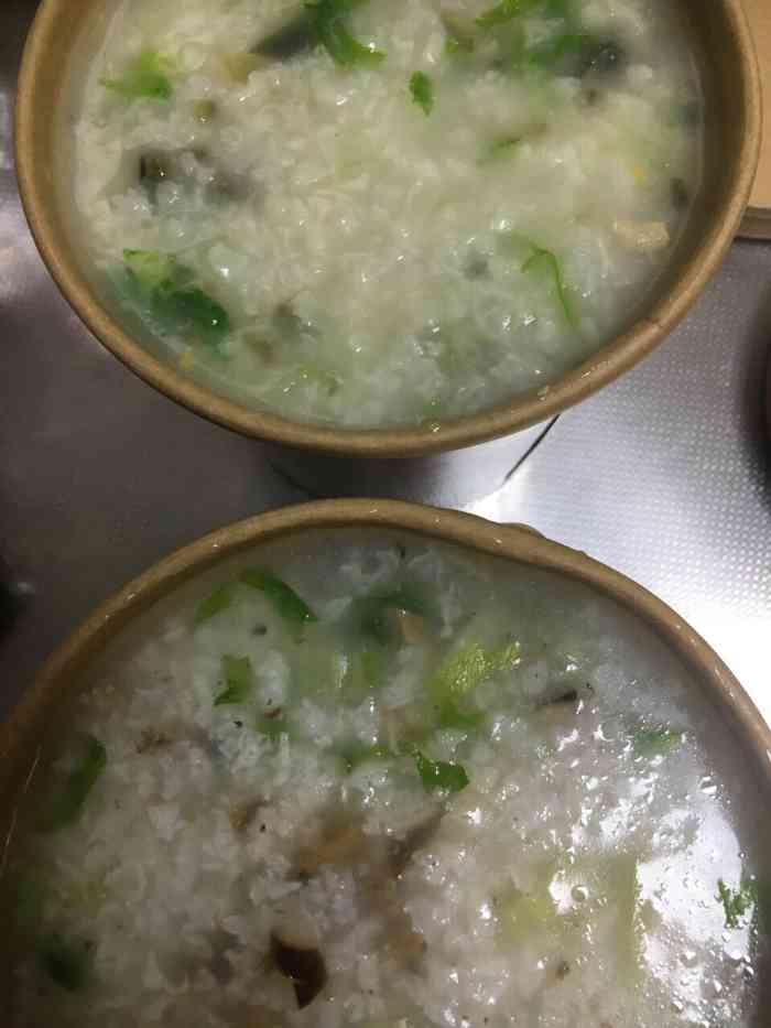 叫的外卖 特意备注了要稠一点的粥 结果还真的如愿了 以后喝粥点外卖