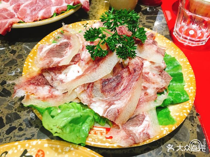 重庆崽儿火锅带皮牛肉图片