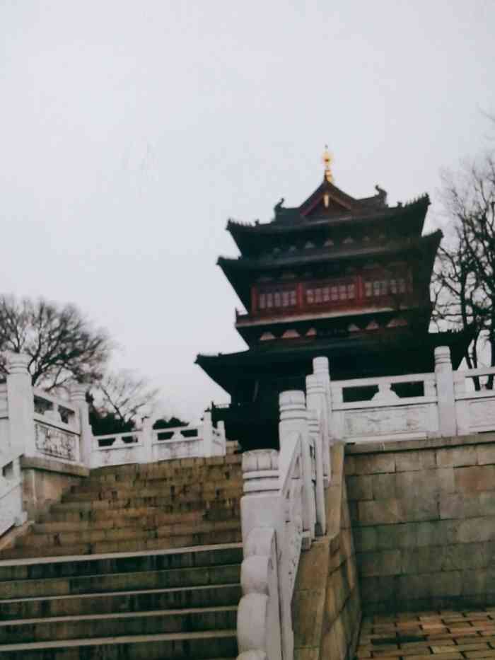 云台阁-"前一天没来得及上去的西津渡云台阁,就冲着.