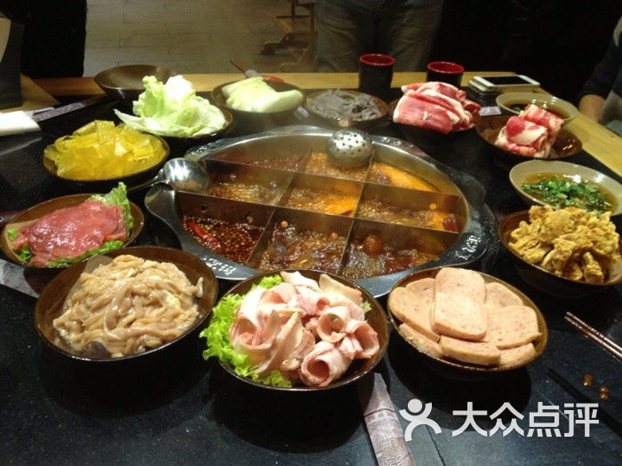 董家湾火锅人均消费_火锅卡通图片