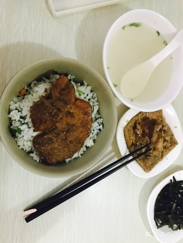 大排菜饭骨头汤