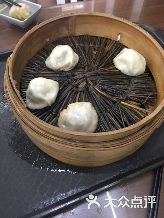 绉纱汤包