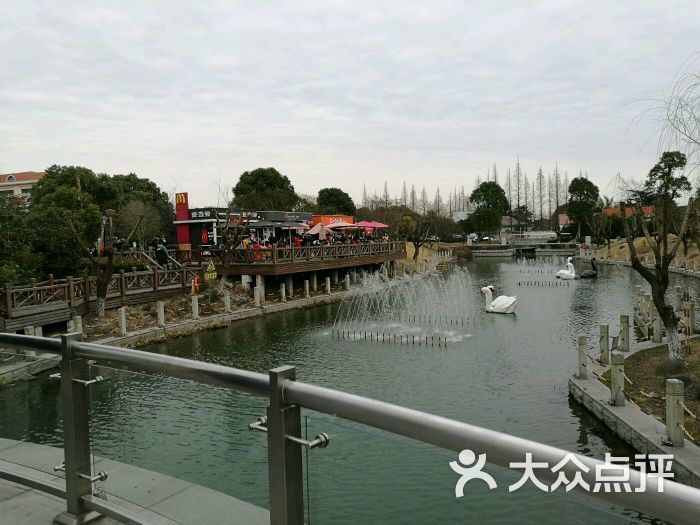 百联青浦奥特莱斯广场(青浦店)-图片-上海购物