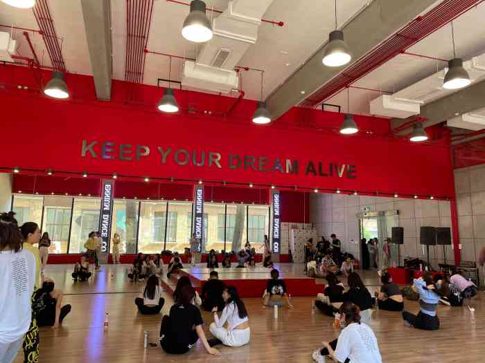 millennium红房子798旗舰店