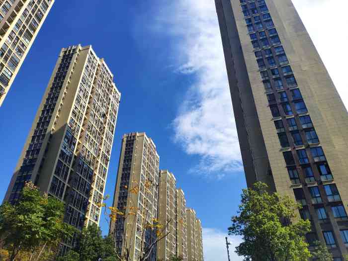 湘云雅苑-"湘云雅苑位于滨江区西兴街道的一个新小区.