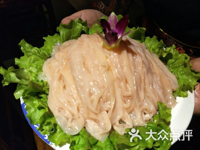 景观城火锅九尺极品鹅肠图片 第1张
