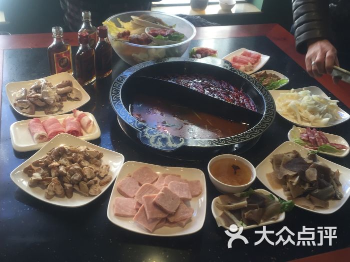 红人居自助干锅(同仁店)